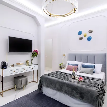 Rome Deluxe Apartments-2