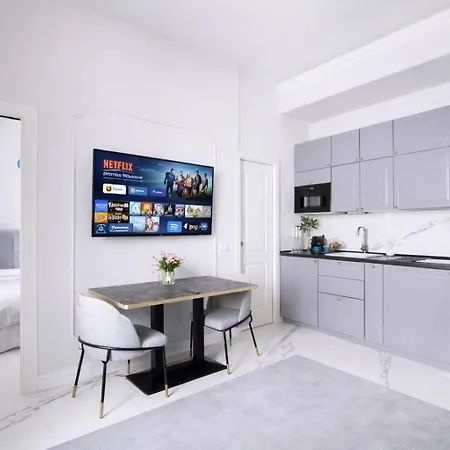 Rome Deluxe Apartments-3